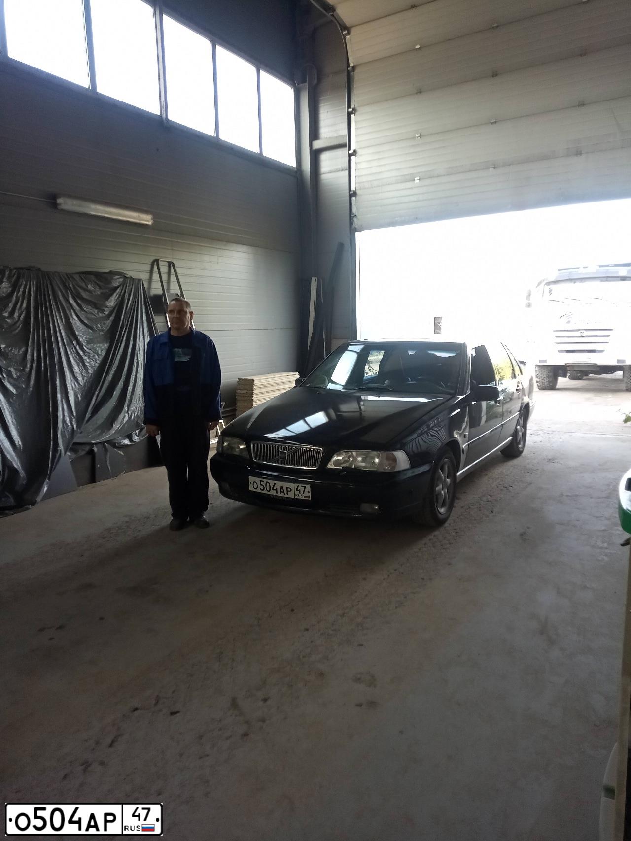 Фото автомобиля VOLVO S70, 1998 — госномер Е177АЕ147