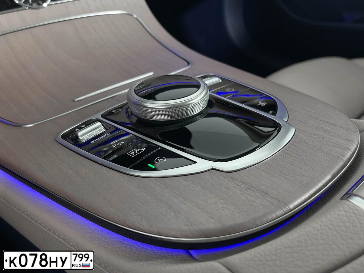 Фото автомобиля MERCEDES E-KLASSE, 2018 — госномер Х369ХТ790. Цвет: синий
