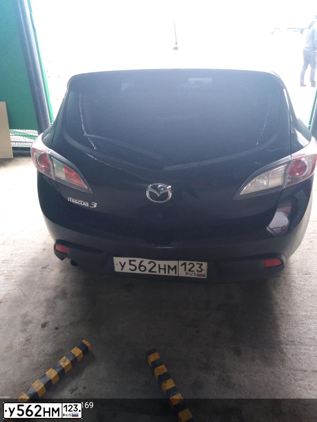 Фото автомобиля MAZDA 3, 2009 — госномер В888ВТ123. Цвет: ЧЕРНЫЙ