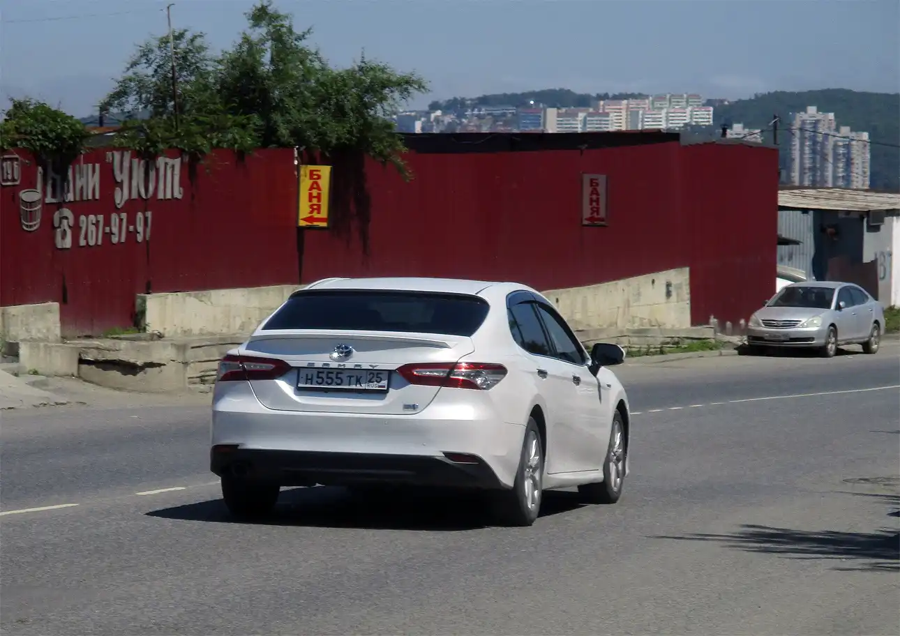 Фото автомобиля TOYOTA CAMRY, 2018 — госномер В608ТО125