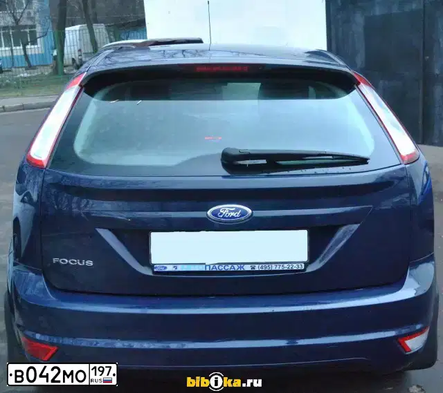 Фото автомобиля FORD FOCUS, 2011 — госномер У658УР48. Цвет: СИНИЙ ТЕМНЫЙ