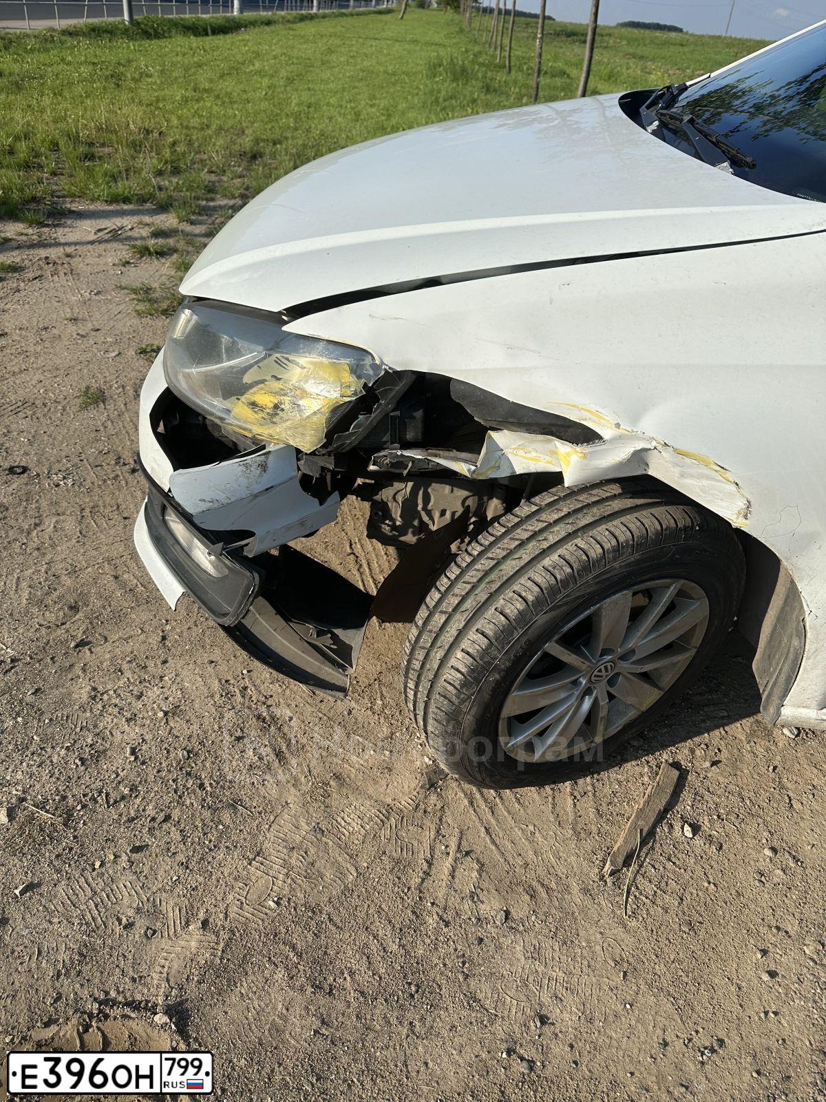Фото автомобиля VOLKSWAGEN POLO, 2019 — госномер Е396ОН799. Цвет: Белый