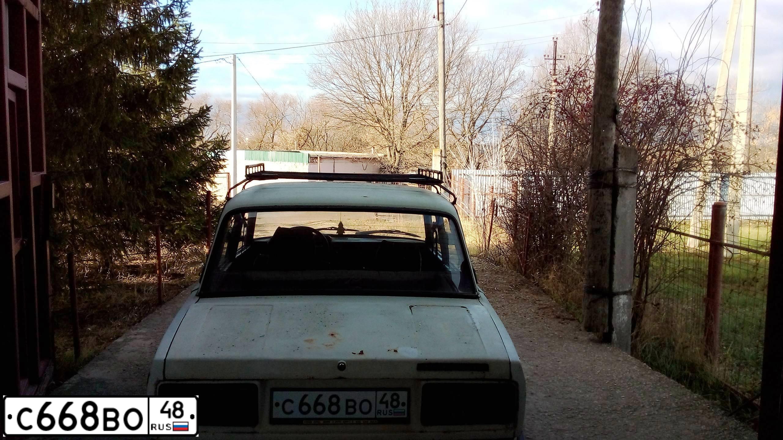Фото автомобиля LADA 2105, 1992 — госномер С668ВО48. Цвет: БЕЛЫЙ
