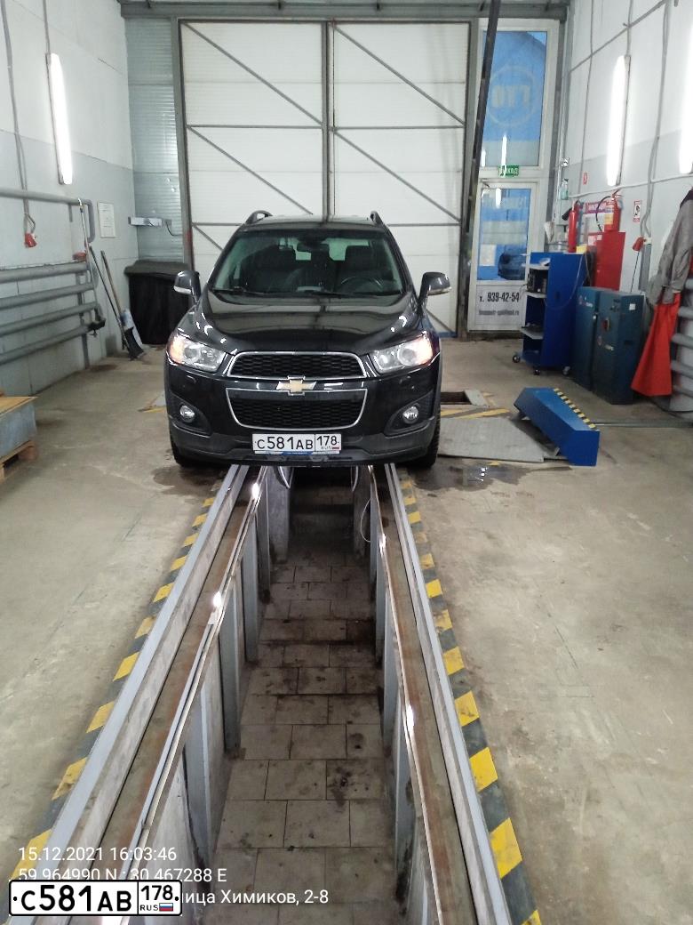 Фото автомобиля CHEVROLET CAPTIVA, 2014 — госномер В250НО51. Цвет: ЧЕРНЫЙ
