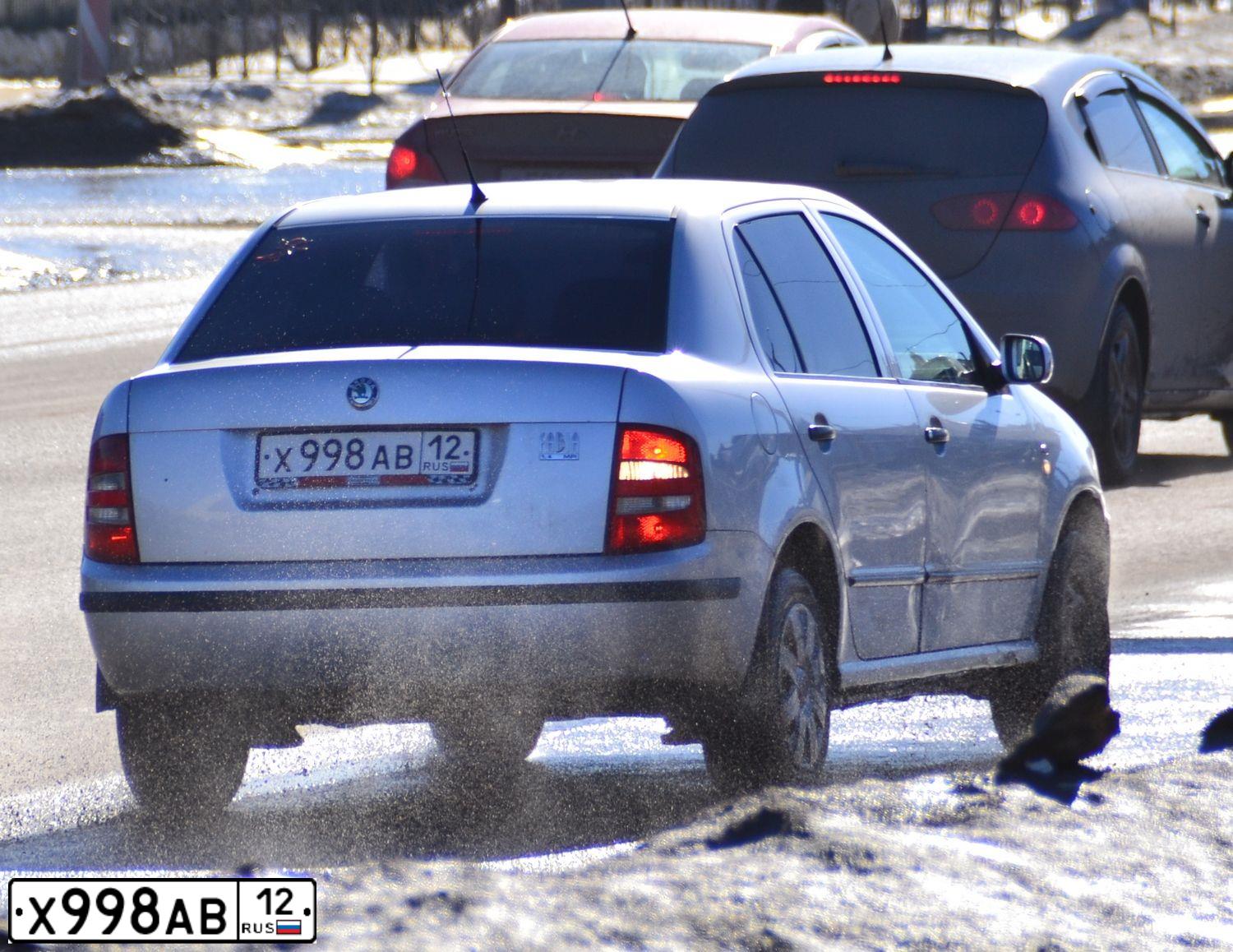 Фото автомобиля SKODA FABIA, 2002 — госномер О421КТ18. Цвет: СЕРЕБРИСТЫЙ