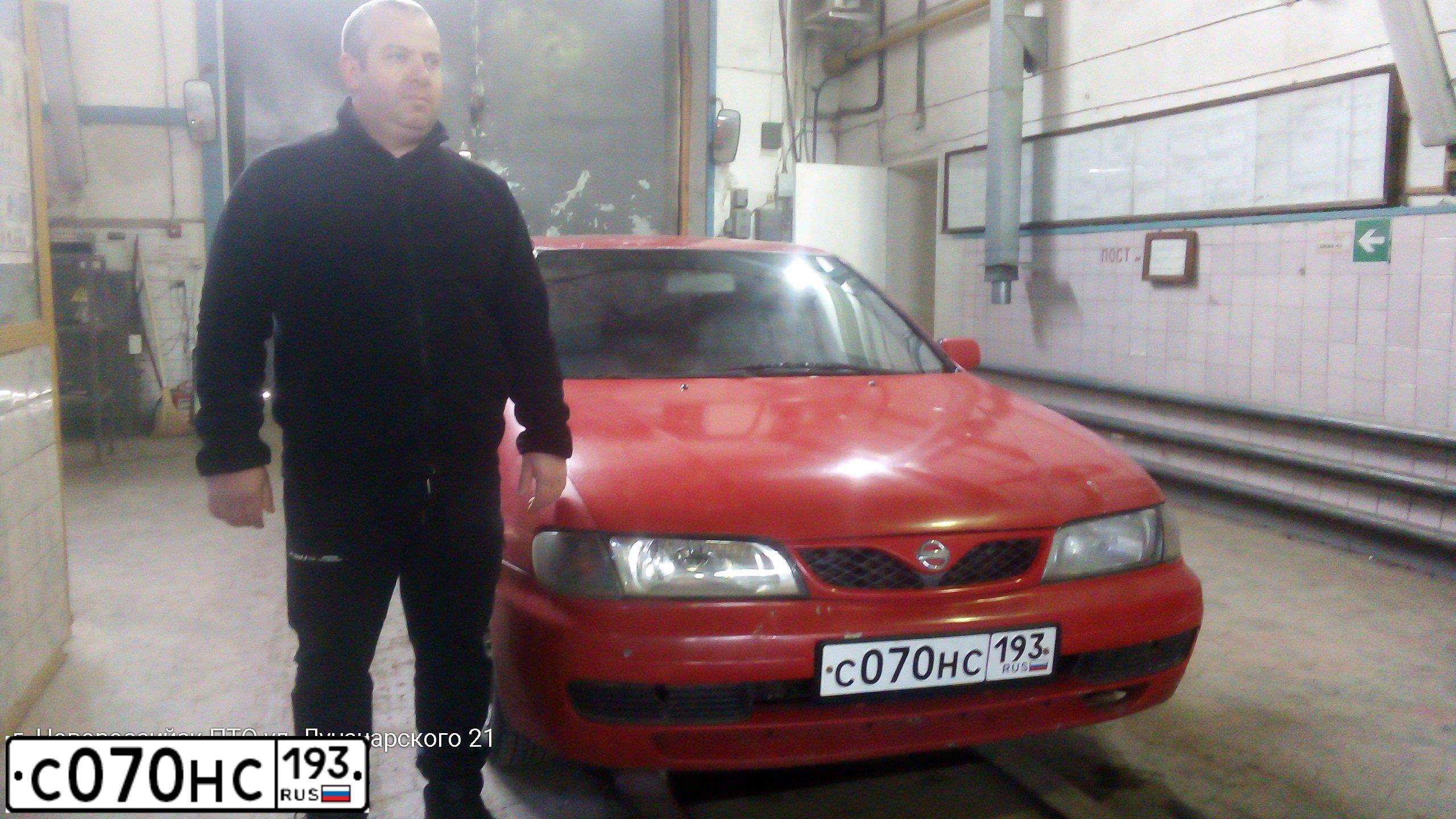 Фото автомобиля NISSAN ALMERA, 1999 — госномер Х044ОР193. Цвет: Красный