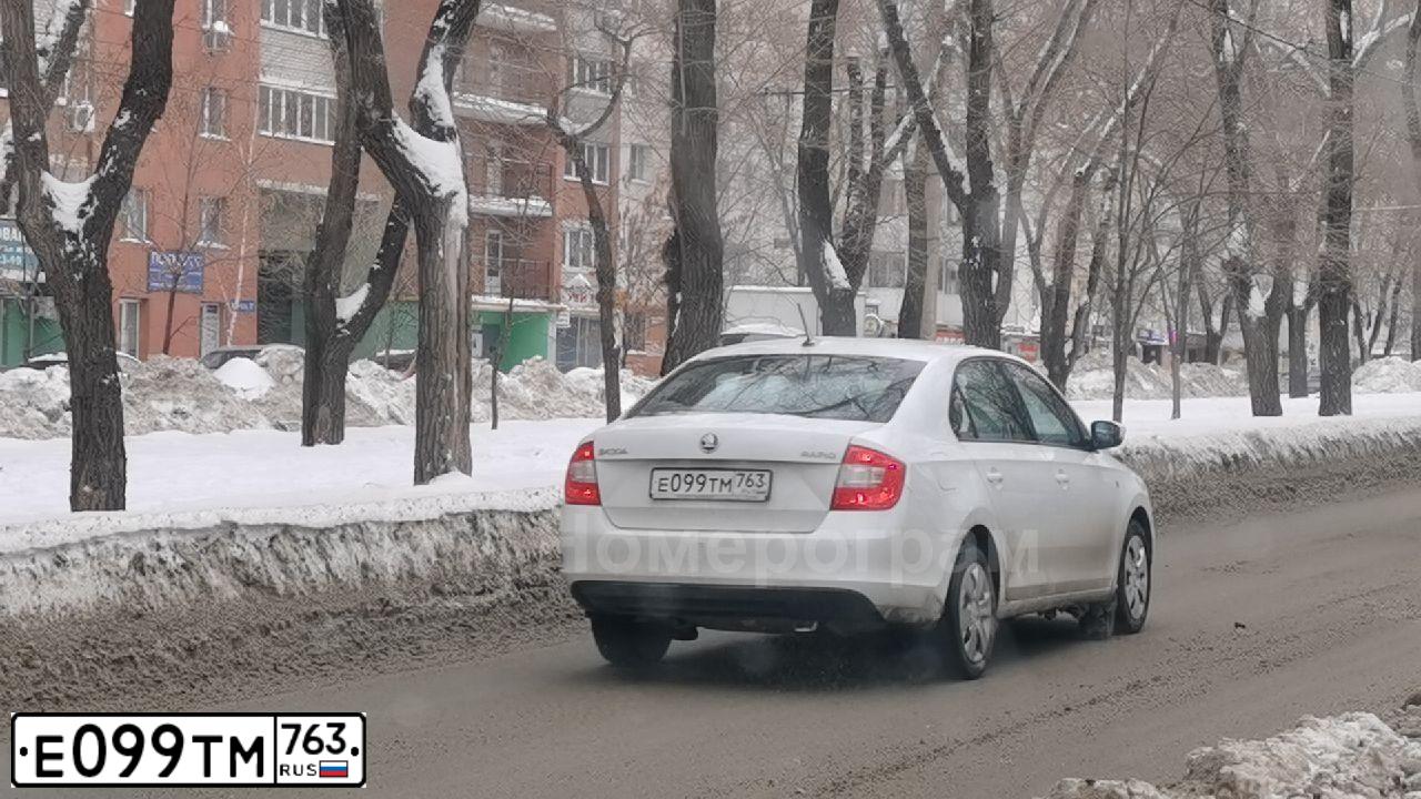 Фото автомобиля SKODA RAPID, 2017 — госномер Е099ТМ763. Цвет: Белый