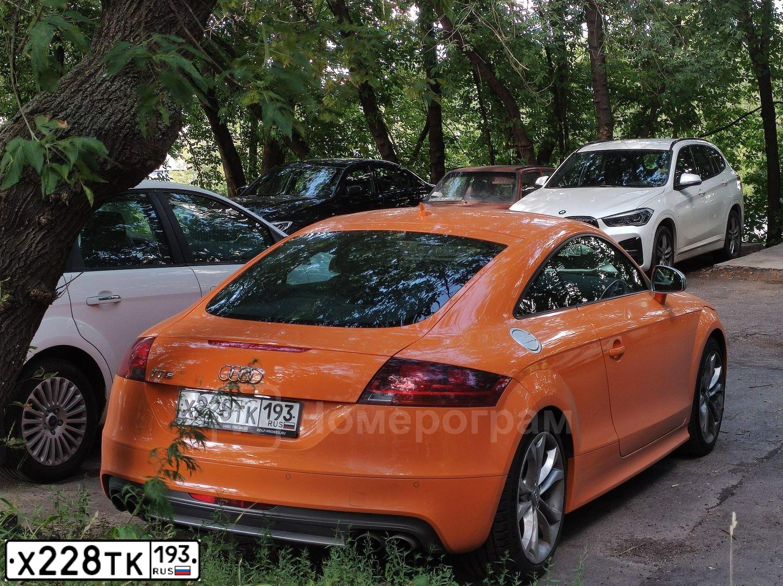 Фото автомобиля AUDI TT, 2010 — госномер Х228ТК193. Цвет: Оранжевый