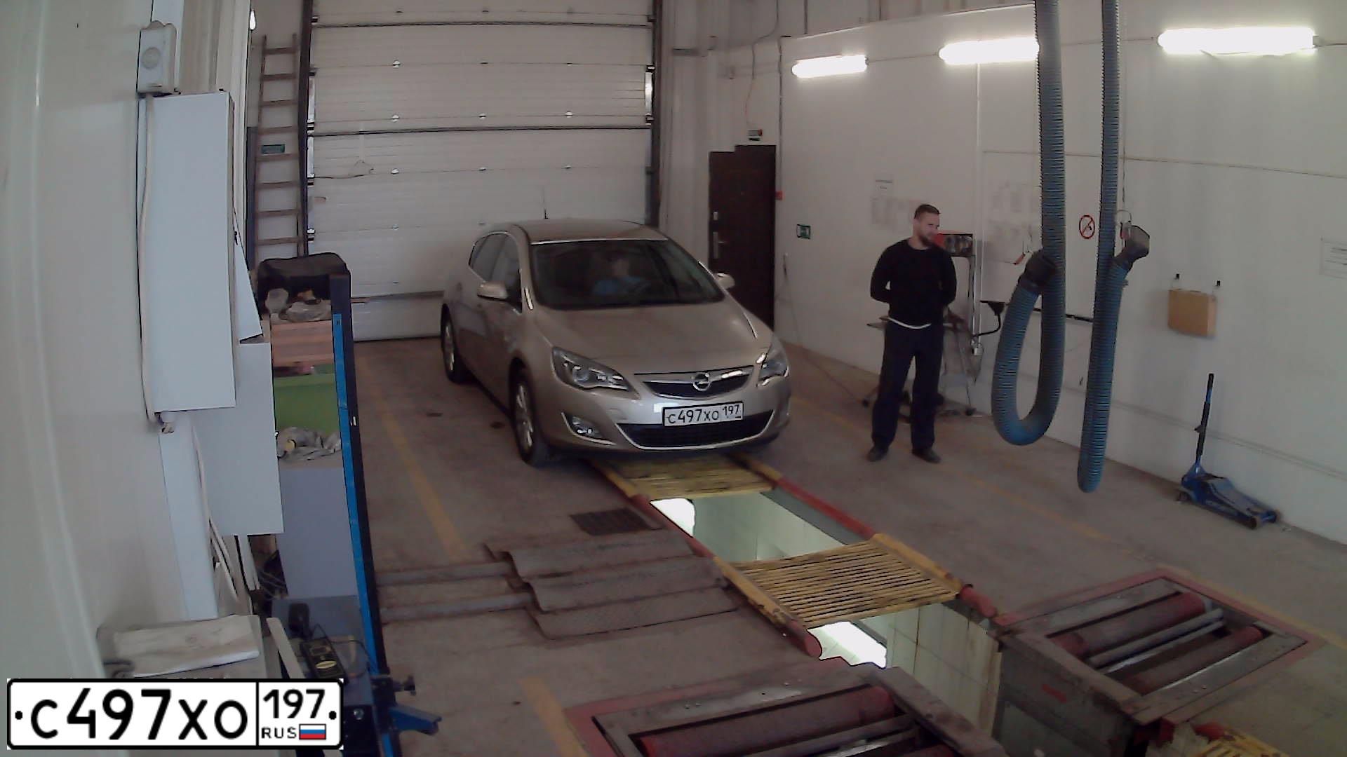 Фото автомобиля OPEL ASTRA, 2011 — госномер В527МЕ790. Цвет: БЕЖЕВЫЙ МЕТАЛИК