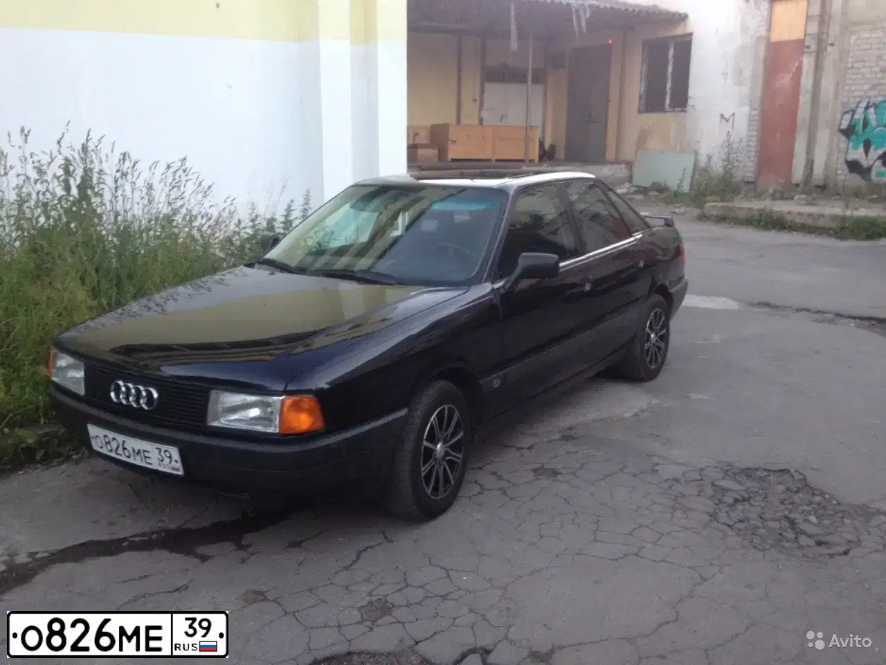 Фото автомобиля AUDI 80, 1987 — госномер О826МЕ39. Цвет: СИНИЙ