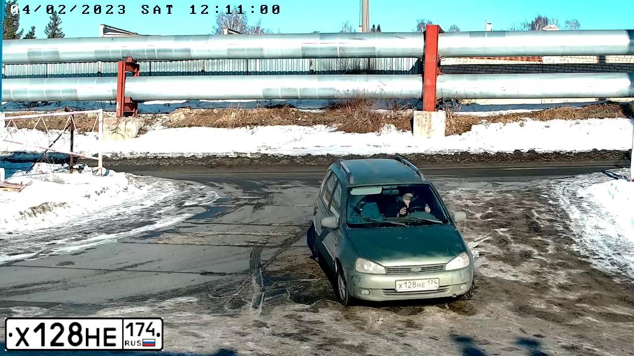 Фото автомобиля LADA 1117 KALINA, 2008 — госномер А444КК174. Цвет: СВЕТЛО-ЗЕЛЕНЫЙ