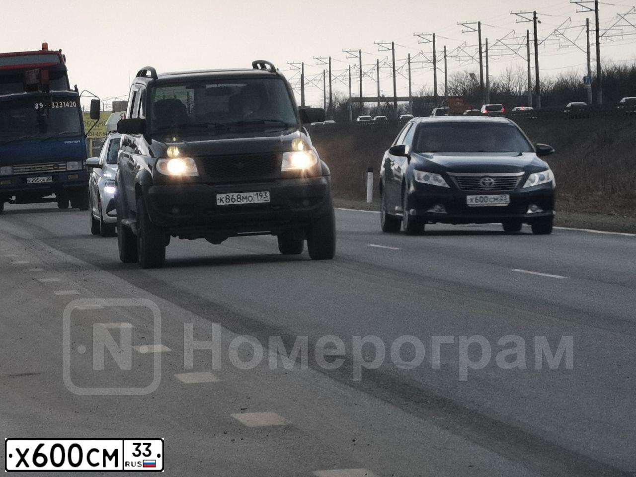 Фото автомобиля CHEVROLET NIVA, 2007 — госномер Х600СМ33. Цвет: СЕРЕБРИСТО-СЕРЫЙ