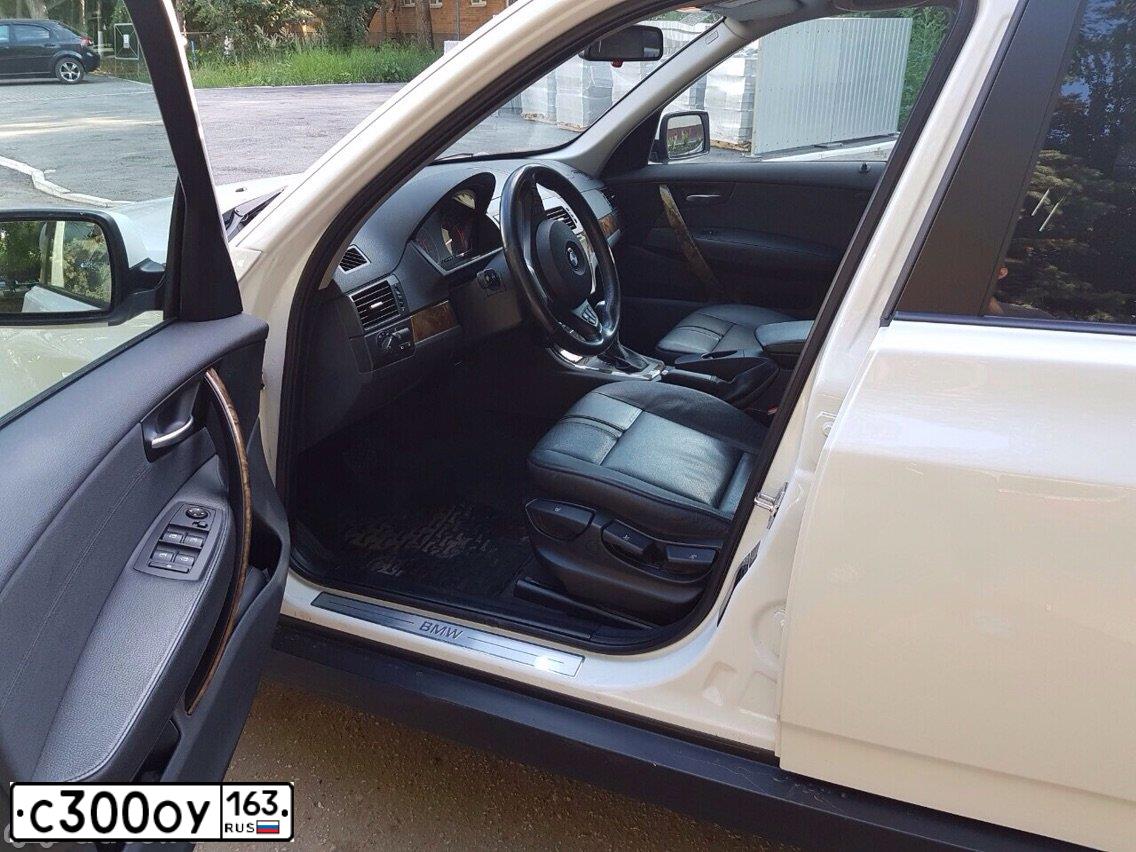 Фото автомобиля BMW X3, 2008 — госномер К940ОС199. Цвет: Белый