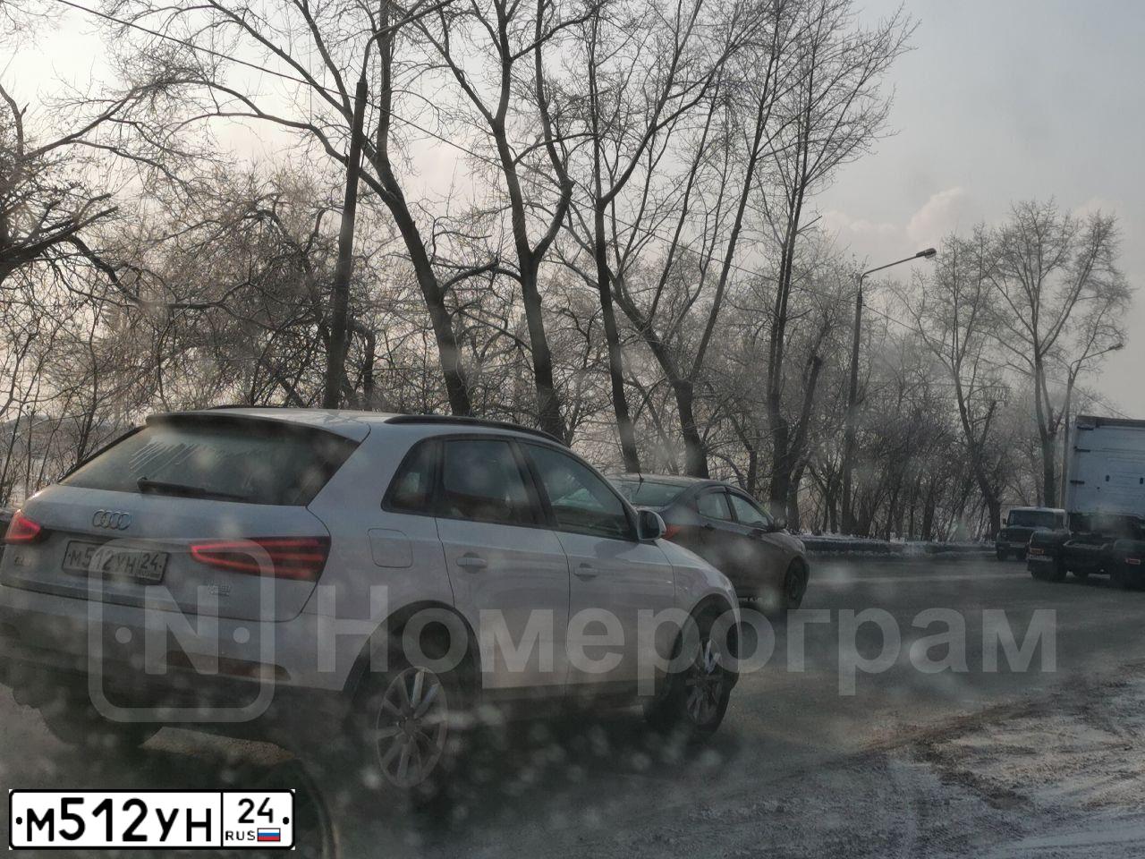 Фото автомобиля LADA 2114 SAMARA, 2005 — госномер В448ОМ124. Цвет: СЕРЫЙ