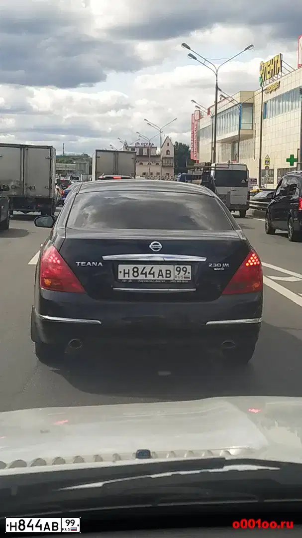 Фото автомобиля NISSAN TEANA, 2007 — госномер Р317ТН40. Цвет: ЧЕРНЫЙ