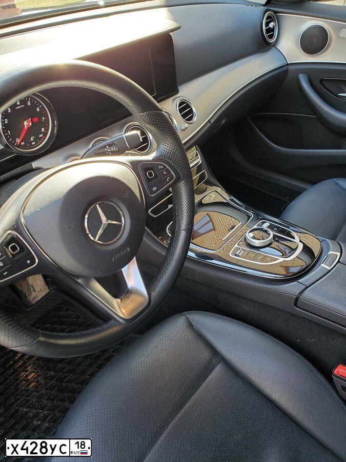 Фото автомобиля MERCEDES E-KLASSE, 2017 — госномер Е008ВА716. Цвет: ЧЕРНЫЙ