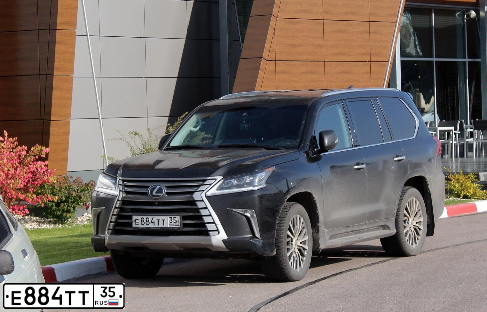 Фото автомобиля LEXUS LX, 2016 — госномер Е884ТТ35. Цвет: ЧЕРНЫЙ
