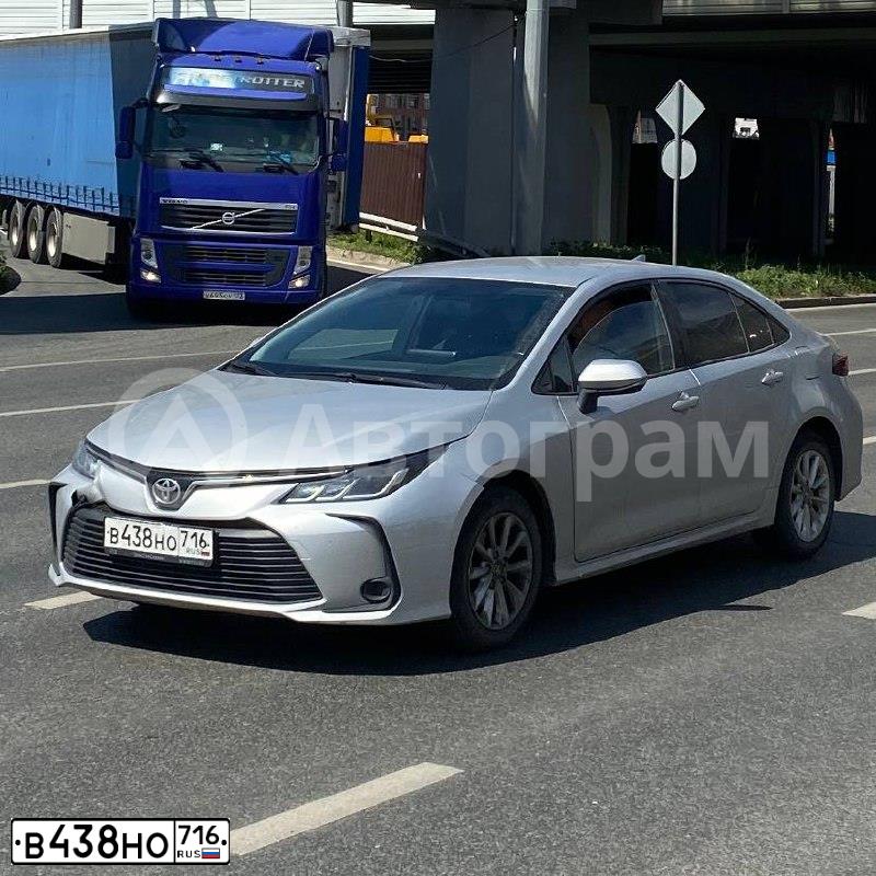 Фото автомобиля TOYOTA COROLLA, 2019 — госномер В438НО716. Цвет: СЕРЕБРИСТЫЙ