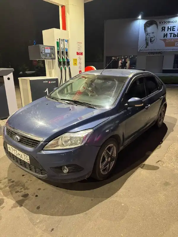 Фото автомобиля FORD FOCUS, 2008 — госномер В713МА33. Цвет: синий