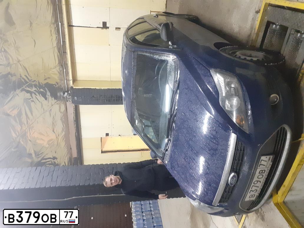 Фото автомобиля FORD FOCUS, 2009 — госномер Х981МТ150. Цвет: СИНИЙ ТЕМНЫЙ