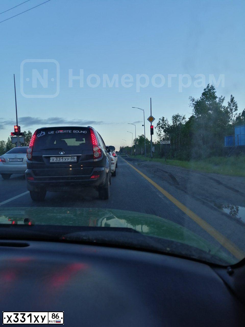 Фото автомобиля GREAT WALL H5, 2012 — госномер Х331ХУ86. Цвет: ЧЕРНЫЙ