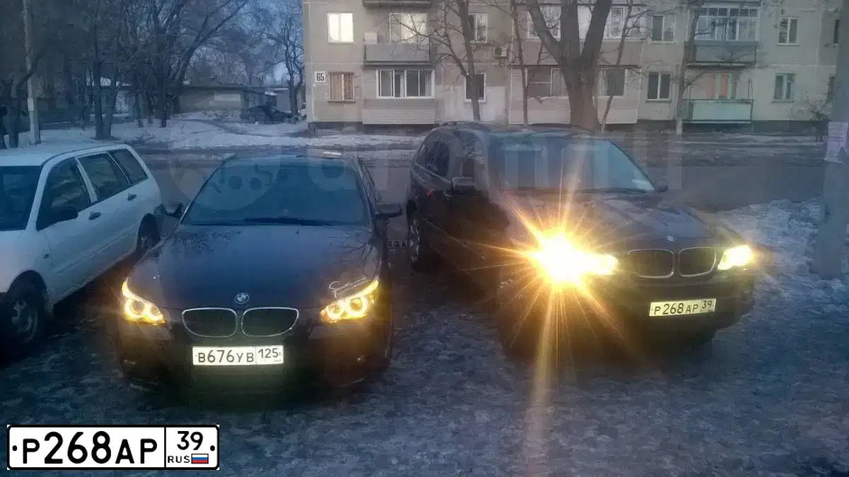 Фото автомобиля BMW X5, 2004 — госномер Р268АР39. Цвет: ЧЕРНЫЙ