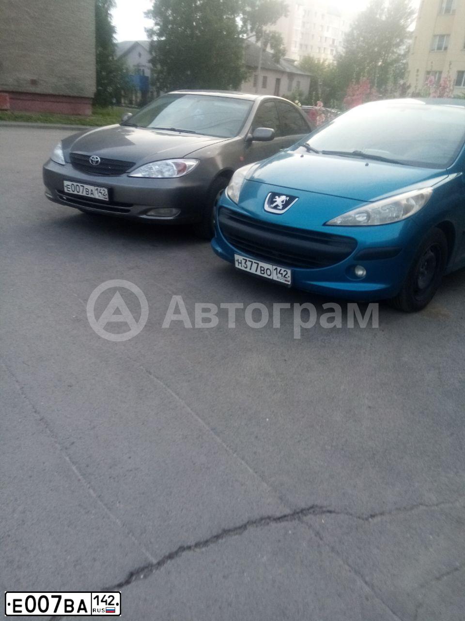 Фото автомобиля TOYOTA CAMRY, 2002 — госномер Е007ВА142. Цвет: ТЕМНО-СЕРЫЙ