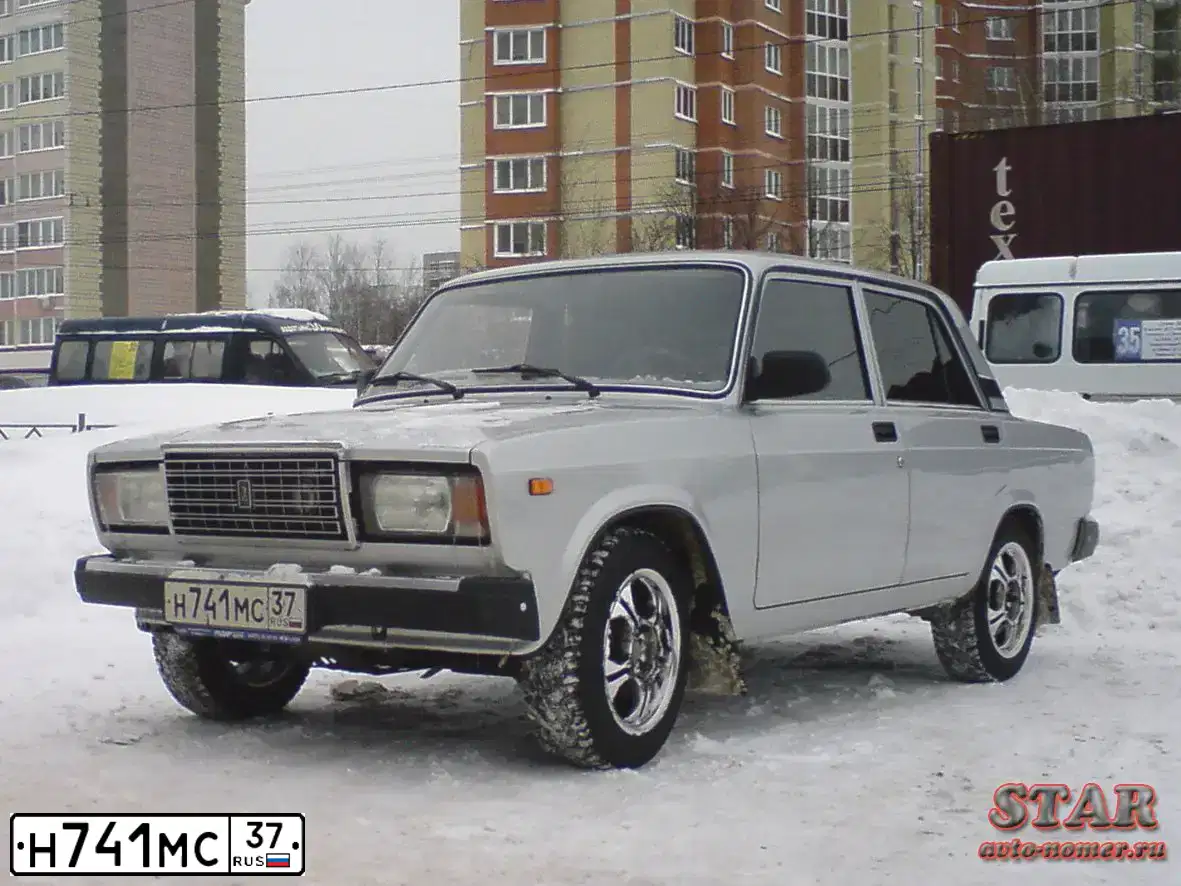 Фото автомобиля LADA 2107, 2010 — госномер В712КХ750. Цвет: СЕРЫЙ