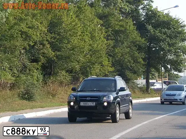Фото автомобиля KIA SORENTO, 2012 — госномер С888КУ93. Цвет: СЕРЫЙ