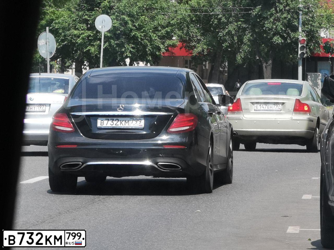 Фото автомобиля МЕРСЕДЕС-БЕНЦ E 200, 2018 — госномер С463КВ977. Цвет: ЧЕРНЫЙ