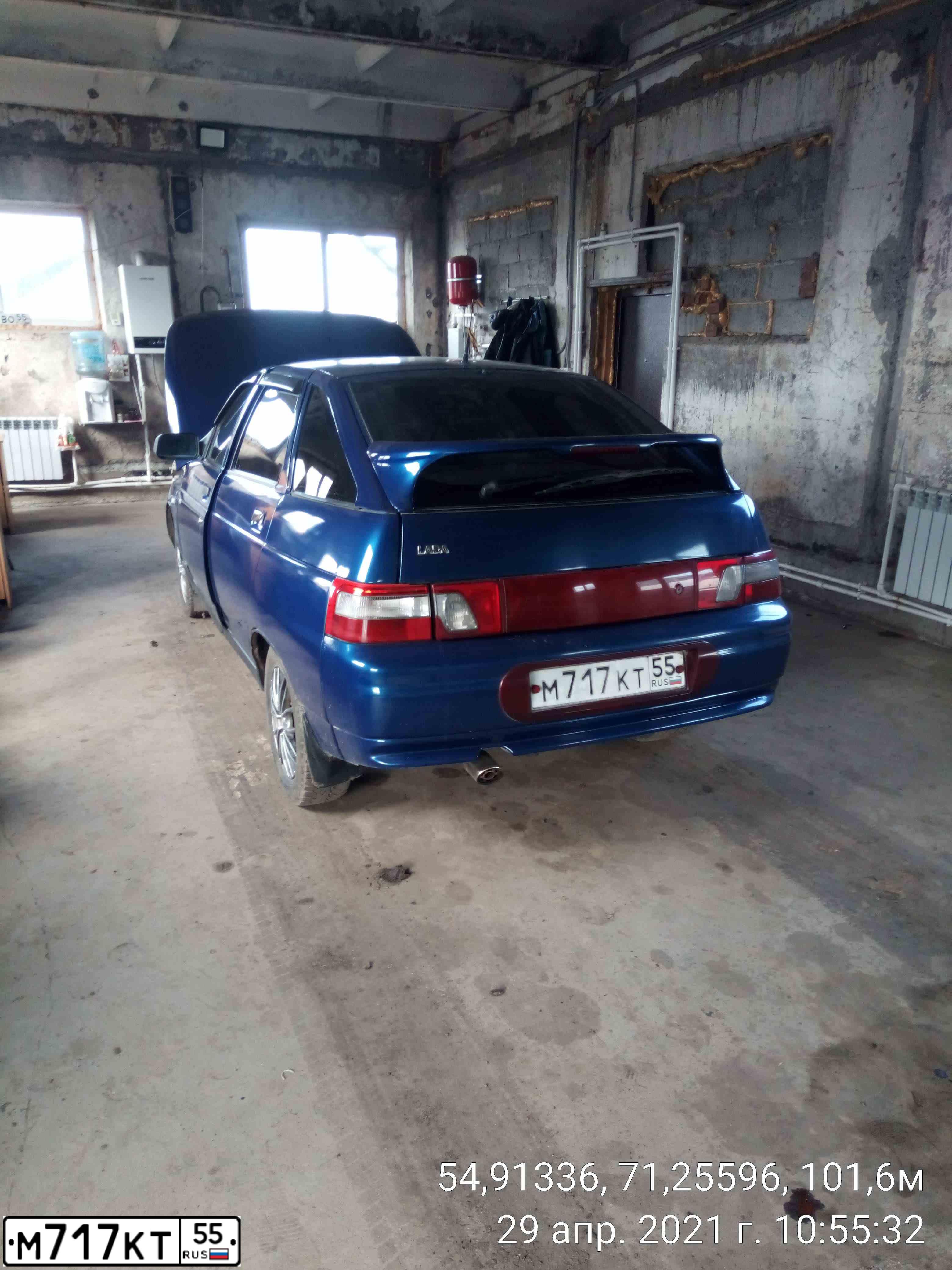 Фото автомобиля LADA 2112, 2001 — госномер М717КТ55. Цвет: ТЕМНО-ФИОЛЕТОВЫЙ