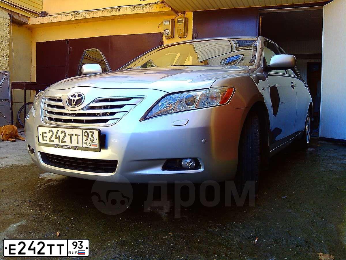 Фото автомобиля TOYOTA CAMRY, 2006 — госномер Е242ТТ93. Цвет: СЕРЕБРИСТЫЙ