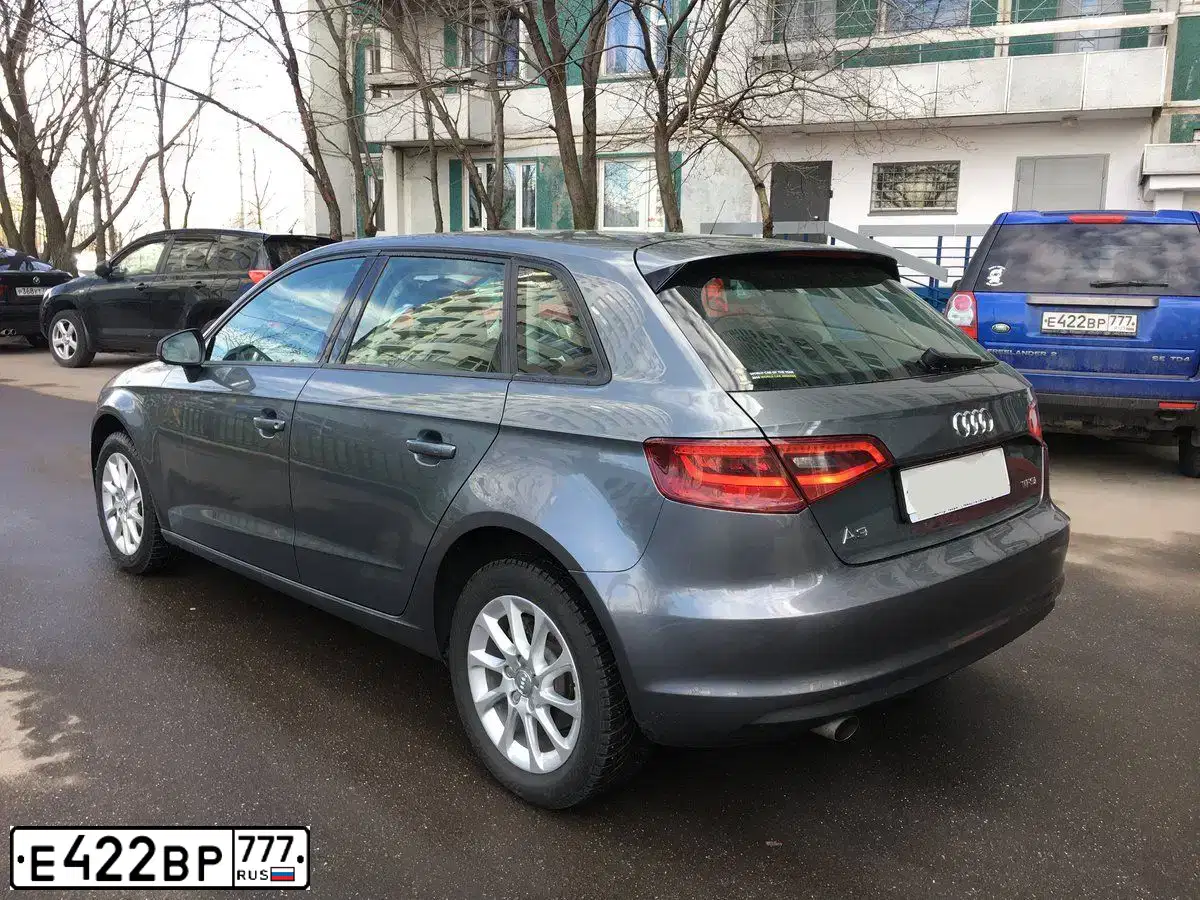 Фото автомобиля LANDROVER FREELANDER, 2008 — госномер Е422ВР777. Цвет: ГОЛУБОЙ