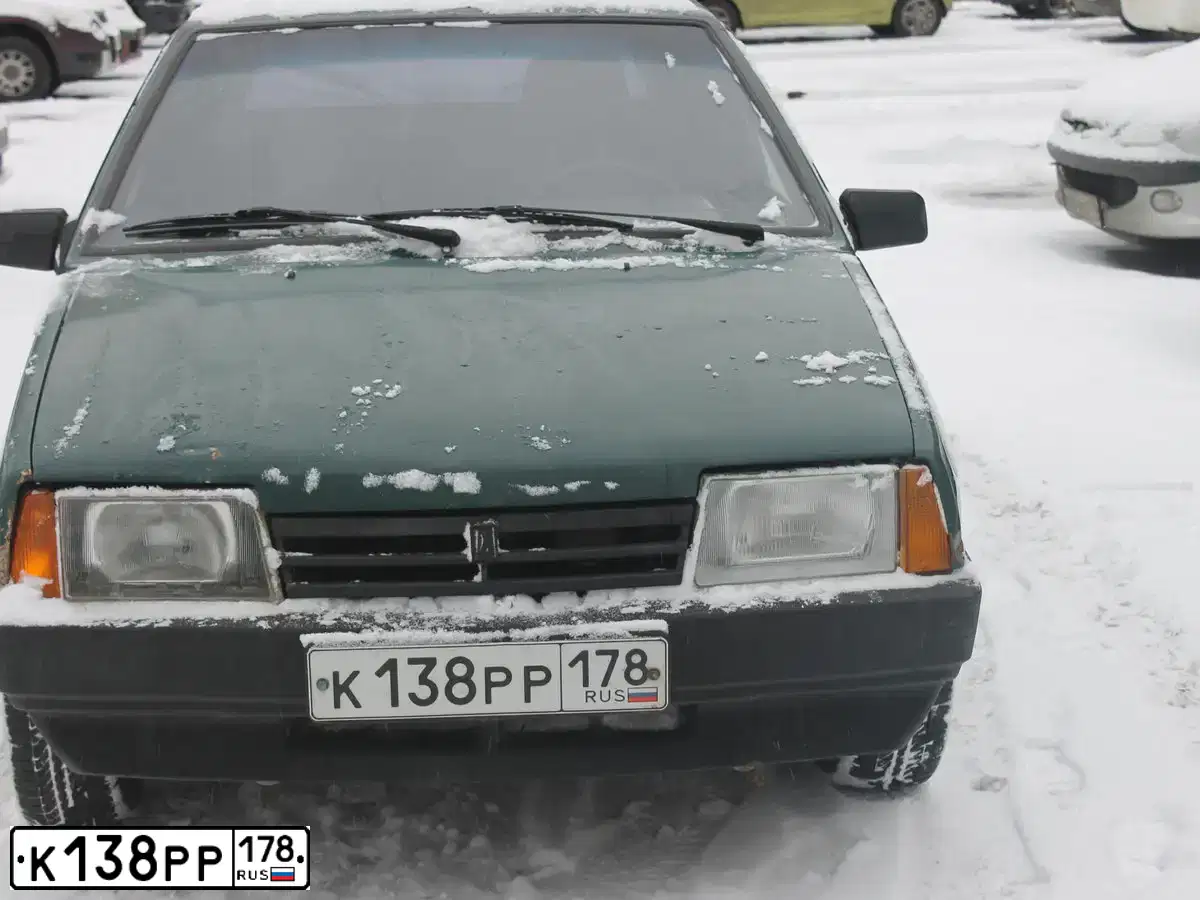 Фото автомобиля LADA 2109 SAMARA, 1999 — госномер К138РР178. Цвет: ЗЕЛЕНЫЙ