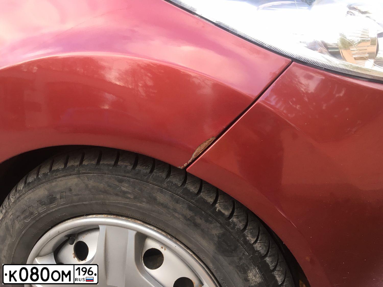 Фото автомобиля FORD FIESTA / ASPIRE, 2008 — госномер К080ОМ196. Цвет: Красный