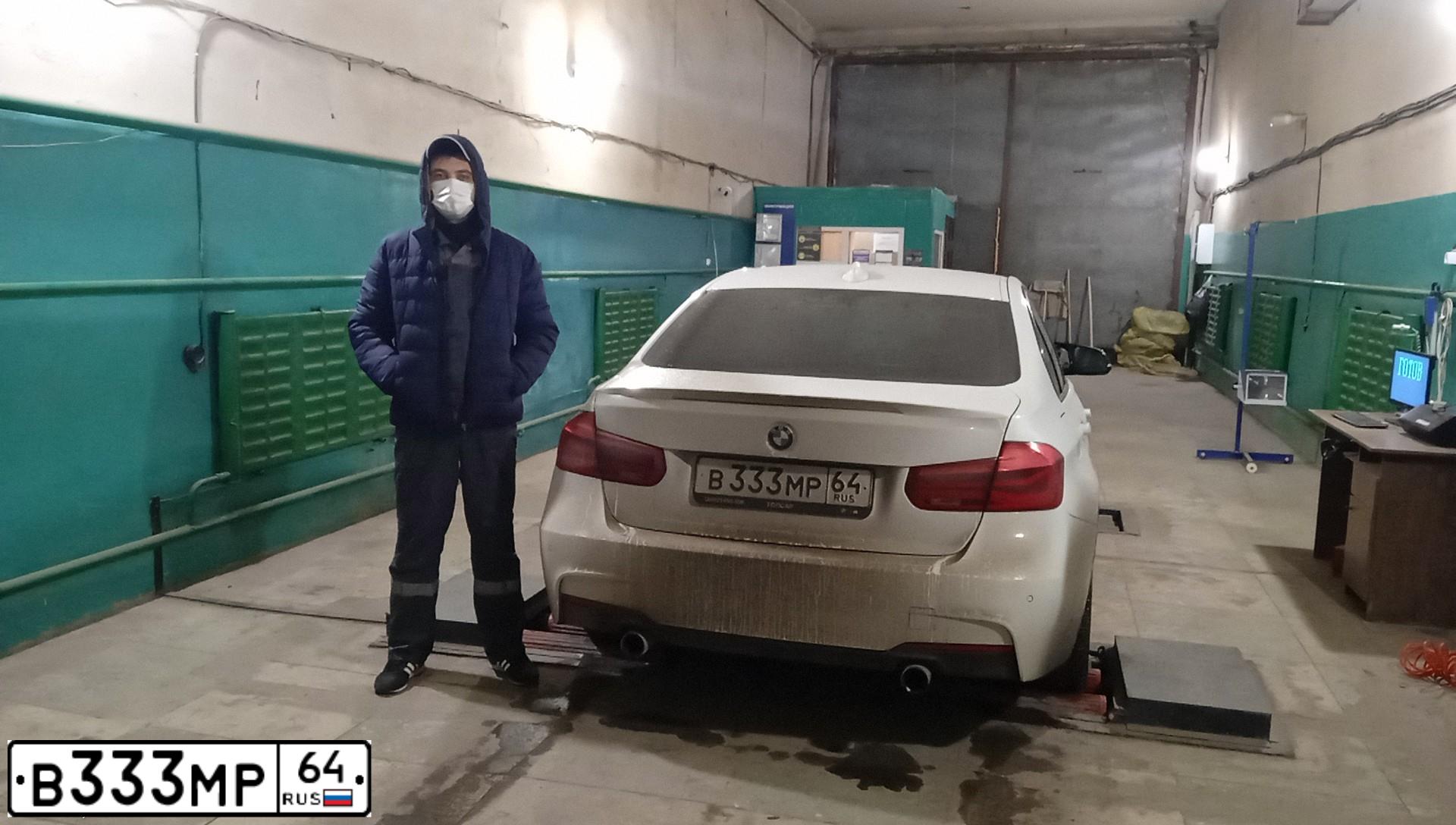 Фото автомобиля GAZ 3110 WOLGA, 2004 — госномер В333МР64. Цвет: Серебристый