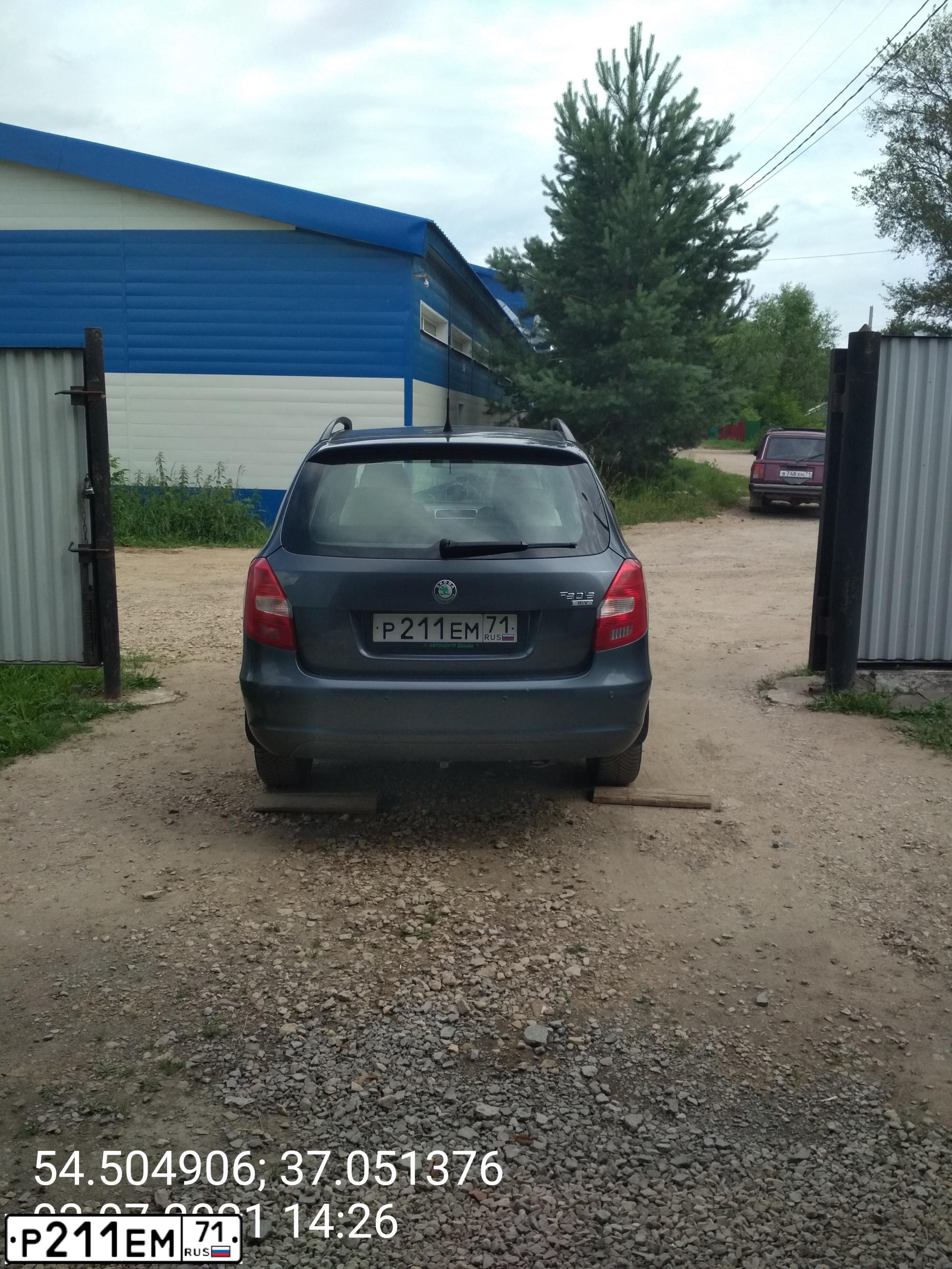 Фото автомобиля SKODA FABIA, 2008 — госномер Р211ЕМ71. Цвет: ТЕМНО-СЕРЫЙ