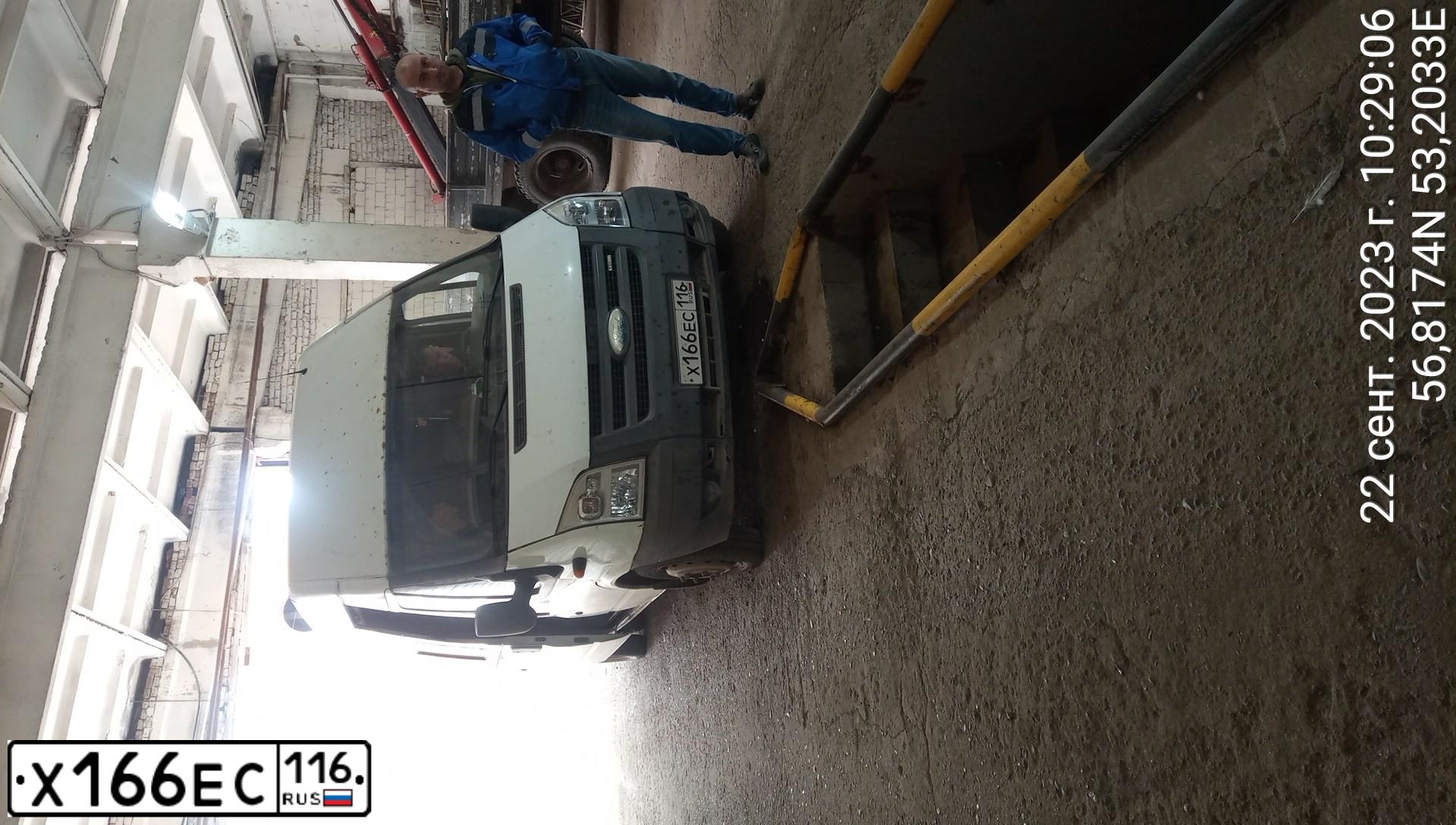 Фото автомобиля ИМЯ-М 3006, 2009 — госномер О601НУ18. Цвет: Белый