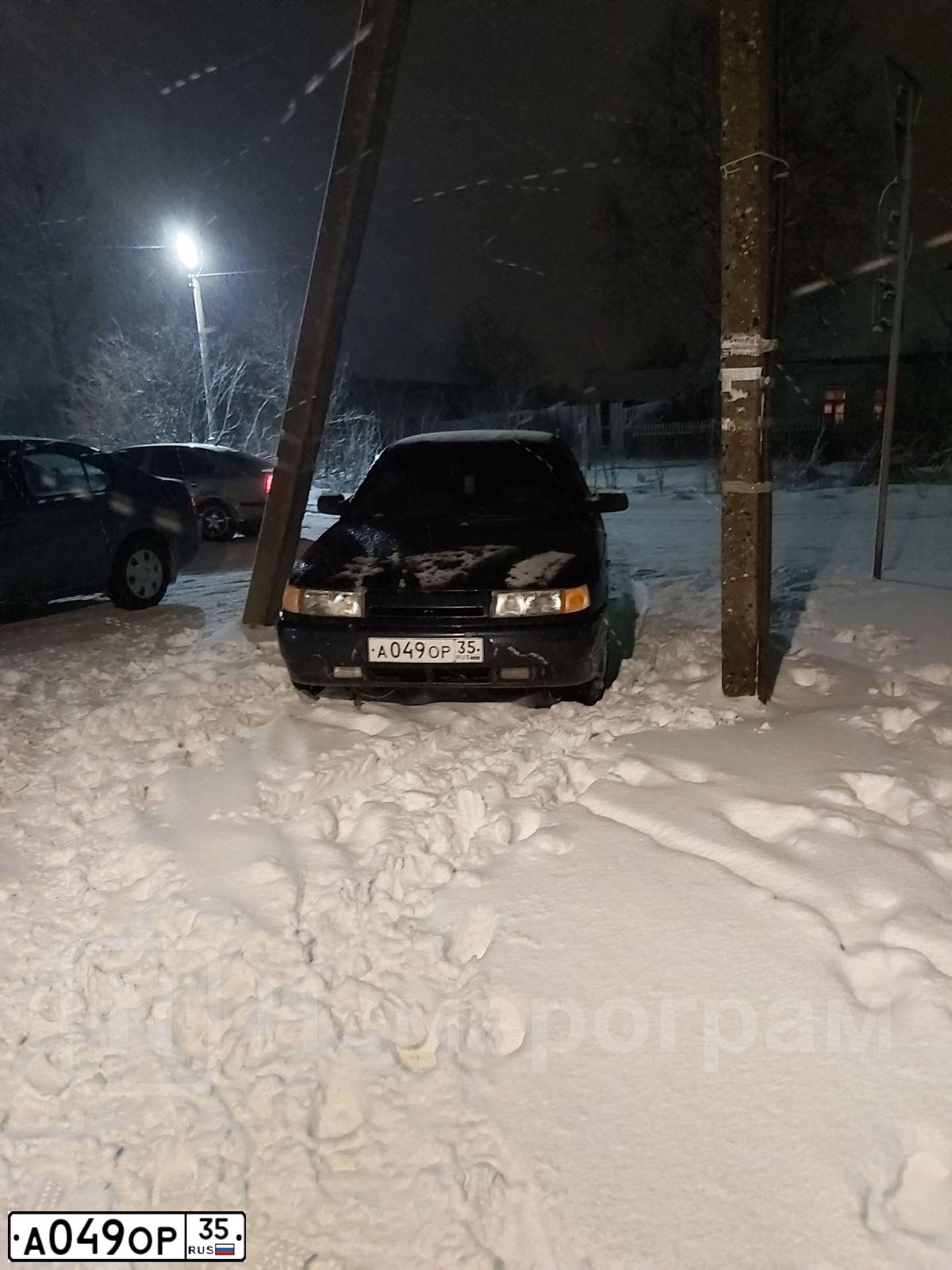 Фото автомобиля LADA 2112, 2006 — госномер А049ОР35. Цвет: ГРАФИТОВЫЙ МЕТАЛЛИК