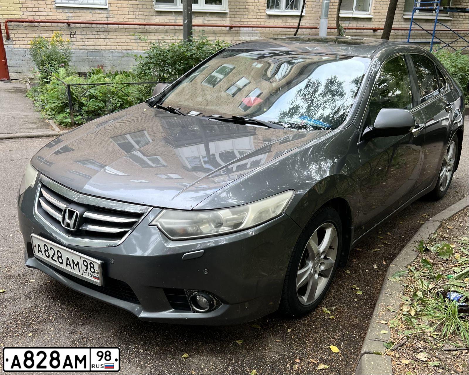 Фото автомобиля HONDA ACCORD, 2011 — госномер У800УК47. Цвет: Серый