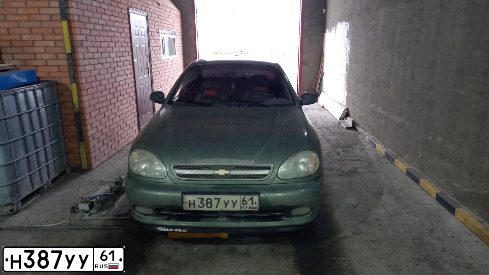 Фото автомобиля CHEVROLET LANOS, 2006 — госномер Е779ТТ156. Цвет: СЕРЕБРИСТЫЙ