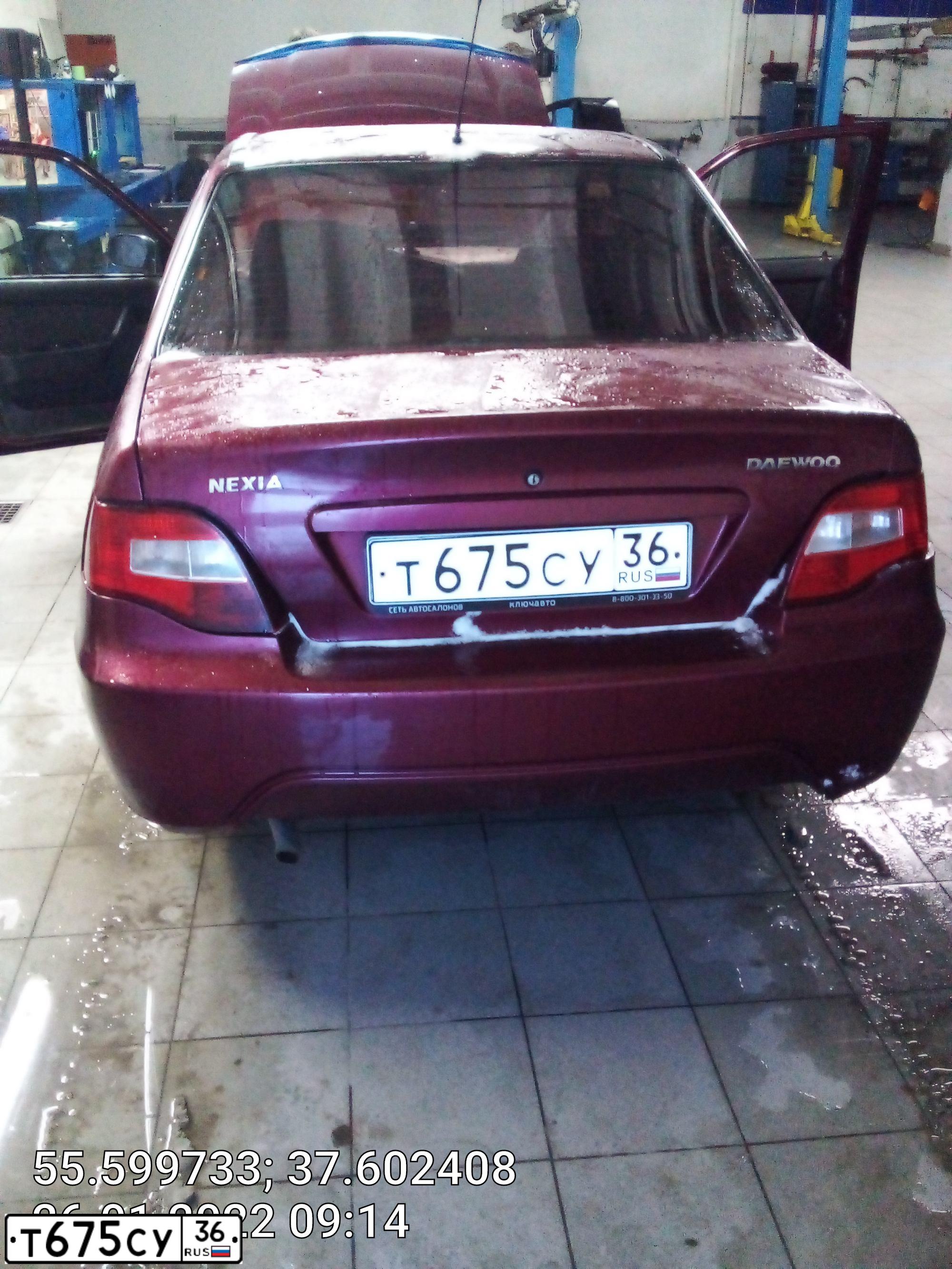 Фото автомобиля DAEWOO NEXIA, 2011 — госномер Е243СЕ790. Цвет: СПЕЛАЯ ВИШНЯ