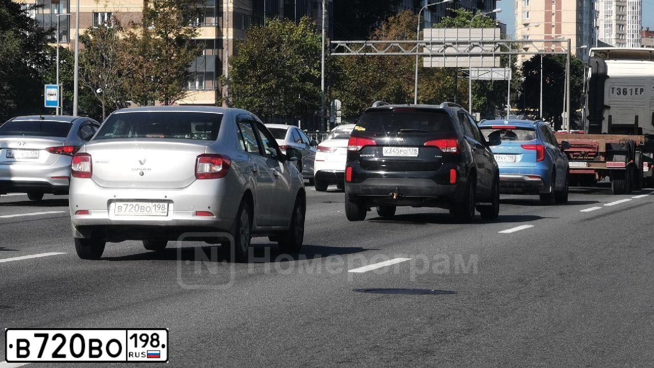 Фото автомобиля RENAULT LOGAN, 2011 — госномер В535КР178. Цвет: СИНИЙ