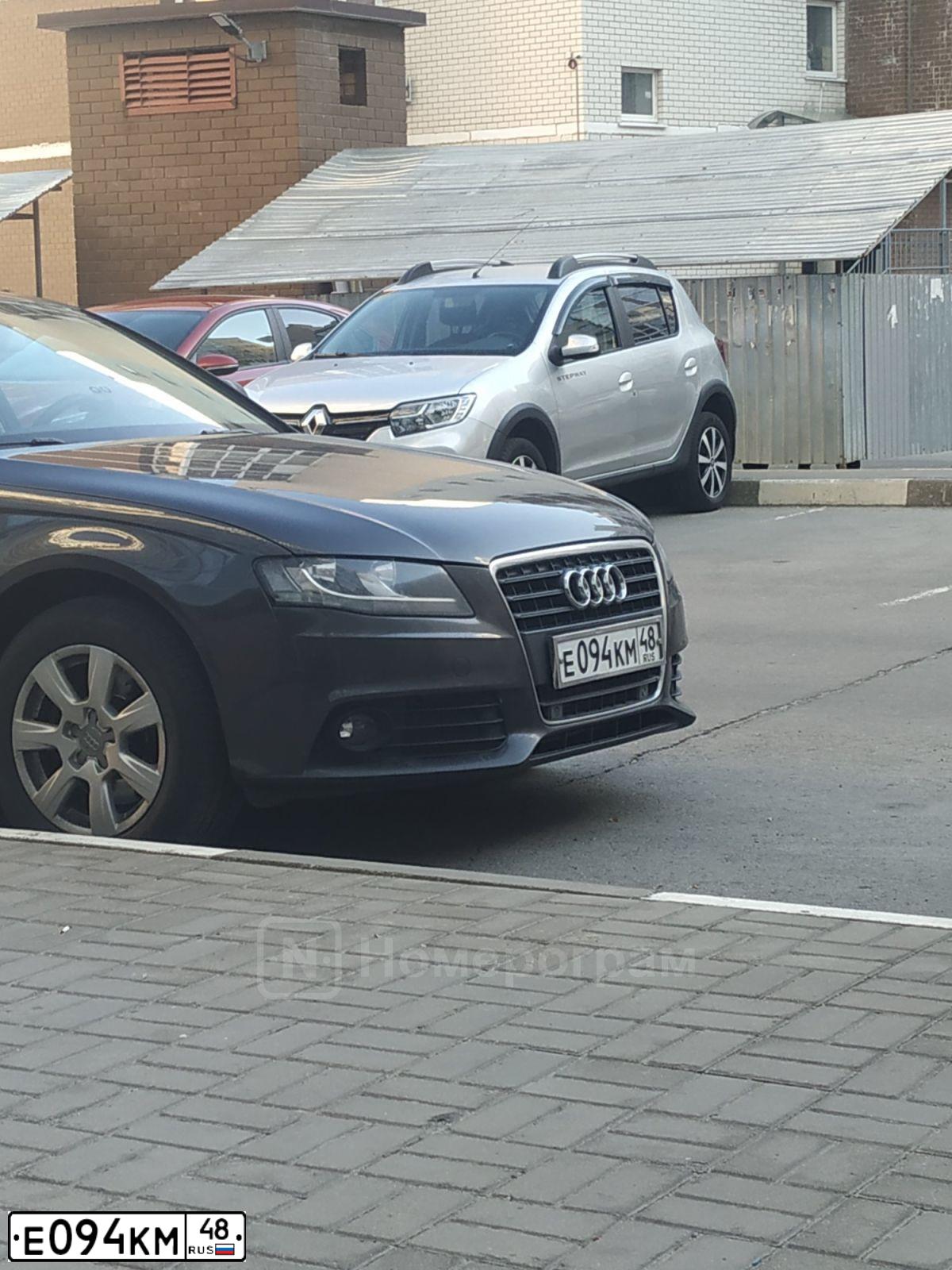 Фото автомобиля AUDI A4, 2009 — госномер У744ЕТ48. Цвет: ТЕМНО-СЕРЫЙ