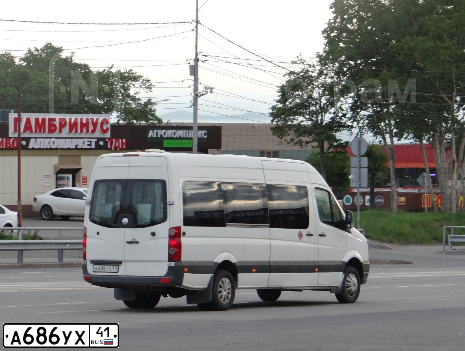 Фото автомобиля VOLKSWAGEN CRAFTER, 2007 — госномер А686УХ41. Цвет: БЕЛЫЙ
