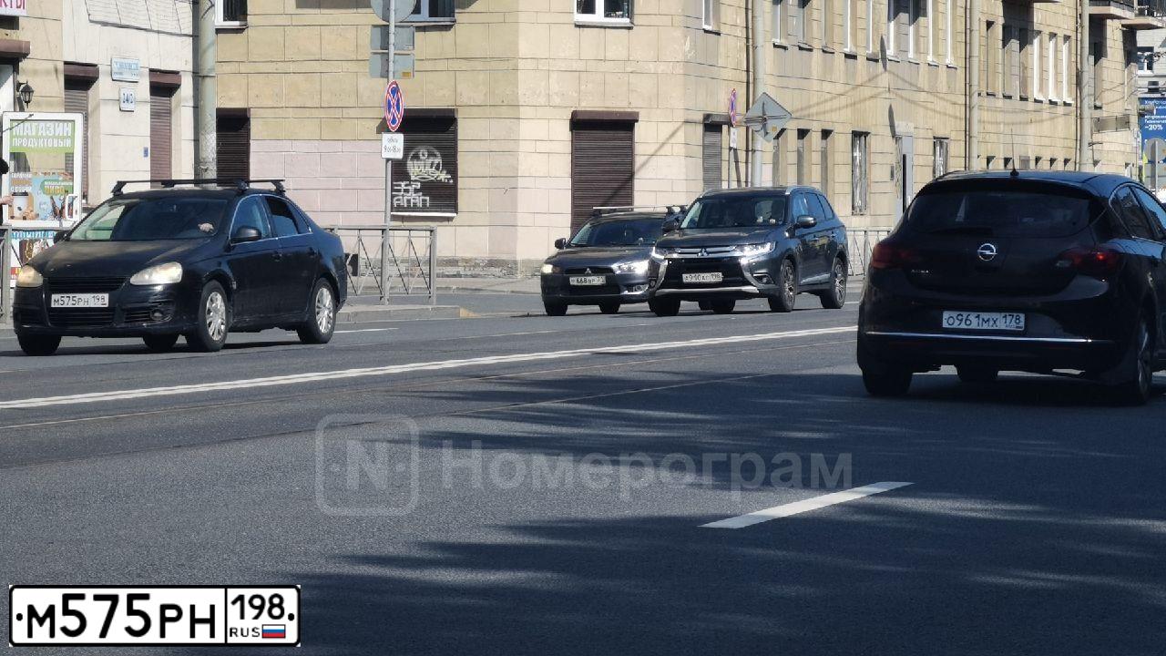 Фото автомобиля VOLKSWAGEN JETTA, 2005 — госномер У252КЕ161. Цвет: ЧЕРНЫЙ