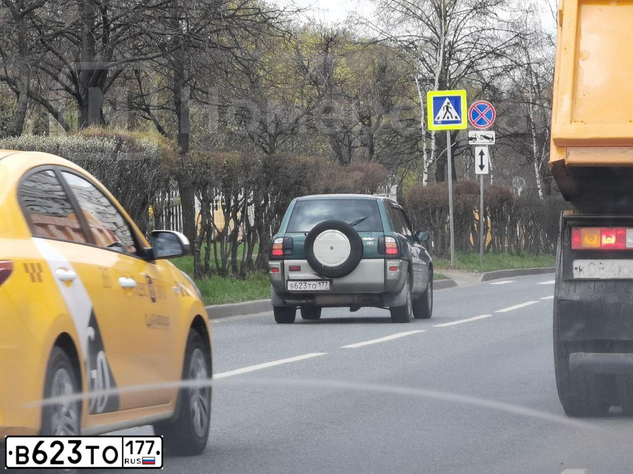 Фото автомобиля TOYOTA RAV4, 1998 — госномер В623ТО177. Цвет: ЗЕЛЕНЫЙ