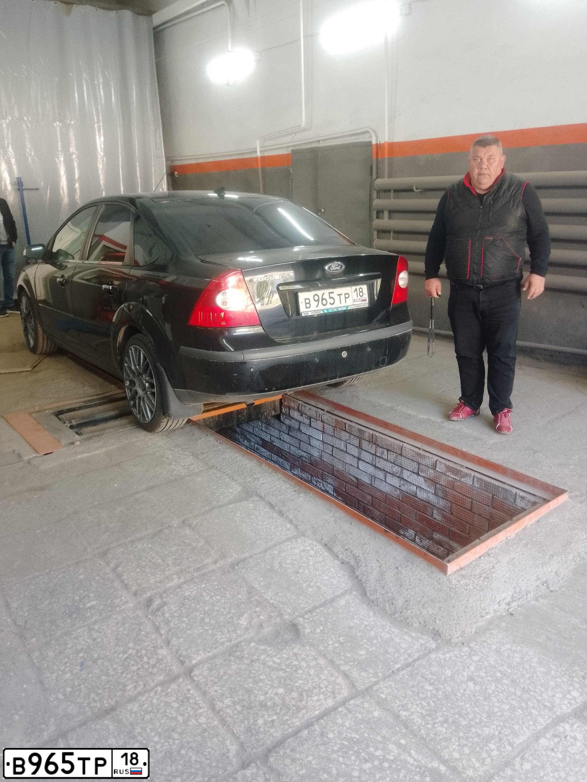 Фото автомобиля FORD FOCUS, 2006 — госномер М382КА763. Цвет: ЧЕРНЫЙ