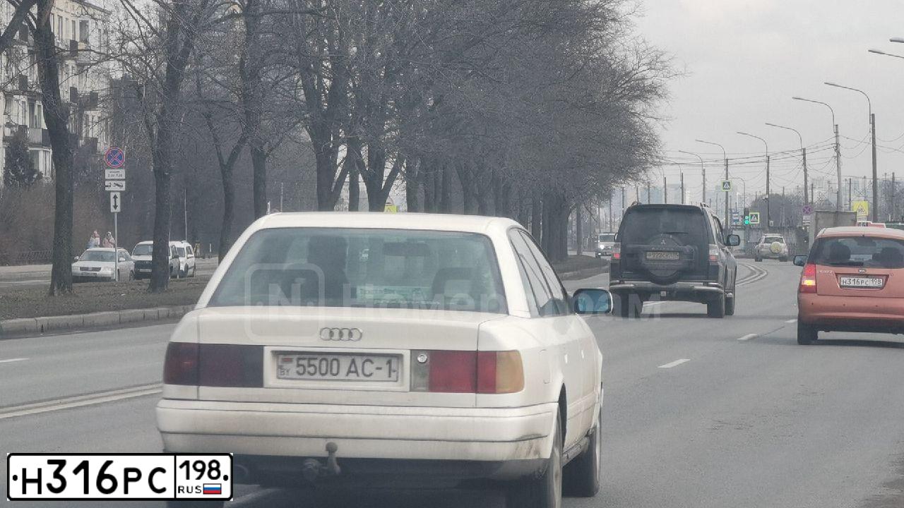 Фото автомобиля KIA PICANTO / MORNING, 2007 — госномер Н316РС198. Цвет: Оранжевый