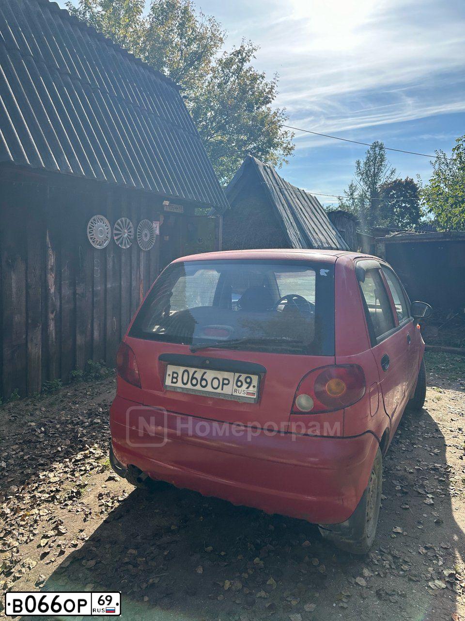 Фото автомобиля DAEWOO MATIZ, 2002 — госномер В066ОР69. Цвет: Красный